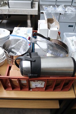 Lot 852 - Large tray containing assorted items including...