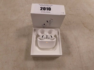 Lot 2010 - Apple Airpods 4 (ANC), boxed with charging...