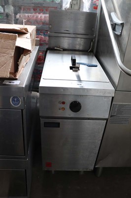 Lot 1013 - 40cm gas Falcon single tank fryer with basket...
