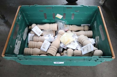 Lot 1020 - Tray containing salt and pepper mills