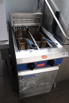 Lot 1021 - 45cm Electric Twin Tank Fryer with two baskets