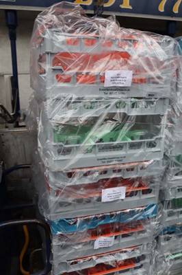 Lot 1031 - Twelve stacking crates containing various wine,...