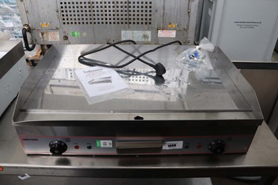 Lot 1096 - 75cm Electric two burner Infernus mirror top...