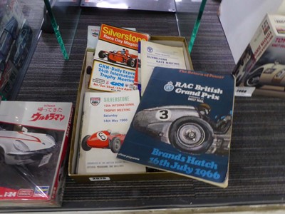 Lot 2070 - Selection of vintage Silverstone and Brands...