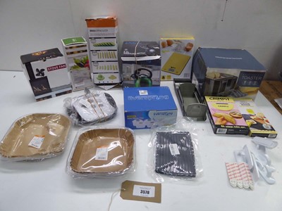 Lot 3578 - Toaster, Whistling kettle, Crimpit wraps,...