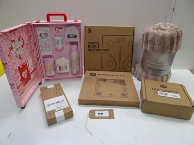 Lot 3584 - P. Louise Wrapped Ready Strawberry Snowflake...