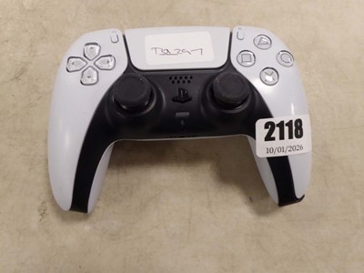 Lot 2118 - PlayStation wireless controller, unboxed