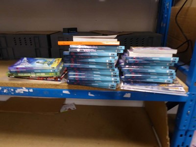 Lot 2154 - Selection of comics and graphic novels