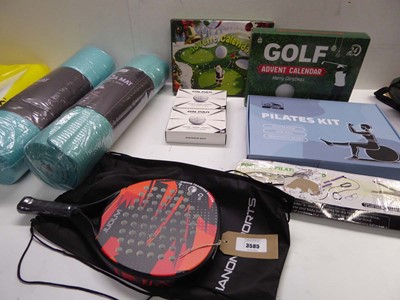 Lot 3585 - On Par golf balls, Golf Advent Calendars,...
