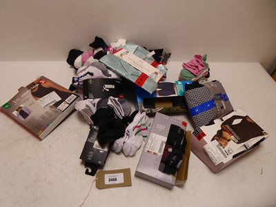 Lot 3460 - Selection of mixed accessories