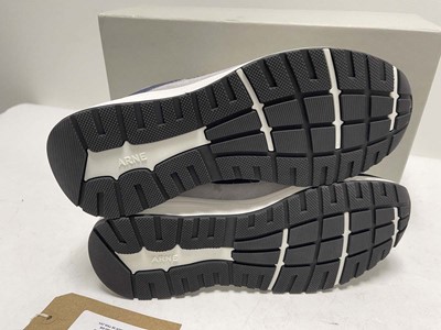 Lot 3698 - Arne apollo runner trainers in white size...