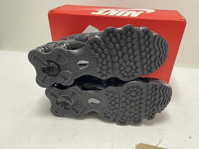 Lot 3699 - Nike shox TL trainers in black size UK9 - boxed