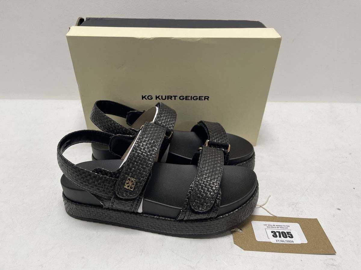 Lot 3705 - Kurt Geiger raymond sandals in black size EU39...