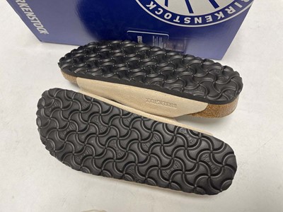 Lot 3707 - Birkenstock arizona BS sandals in sandcastle...