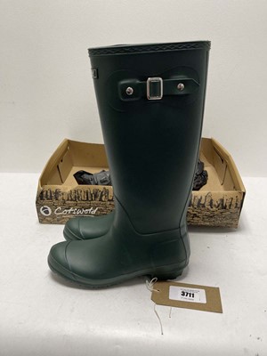 Lot 3711 - Cotswold sandringham wellington boots in green...