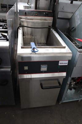 Lot 1115 - 42cm Electric Infernus single tank fryer with...