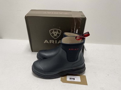 Lot 3719 - Ariat kelmarsh shortie boots size UK4.5 - boxed