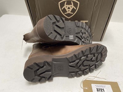 Lot 3721 - Ariat fatbaby chelsea boots in brown size UK7 -...