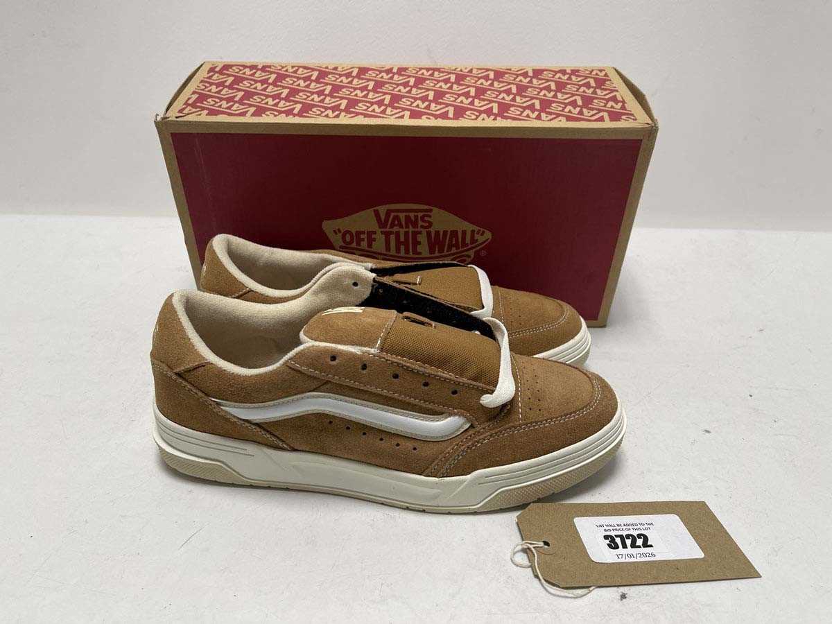 Lot 3722 - Vans hylane trainers in brown size UK9 - boxed