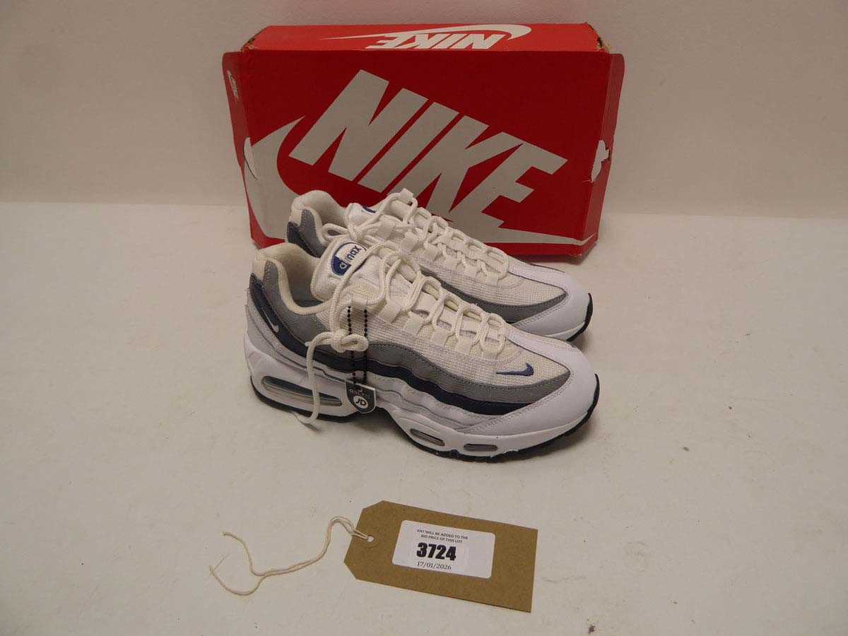 Lot 3724 - Nike air max 95 OG trainers in white size...