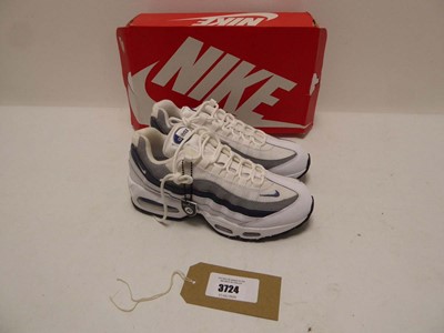 Lot 3724 - Nike air max 95 OG trainers in white size...