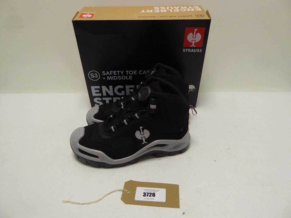 Lot 3726 - Engelbert Strauss E.S.Kastra II mid boots in...