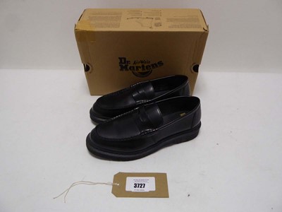 Lot 3727 - Dr Martens penton shoes in black size UK9 - boxed