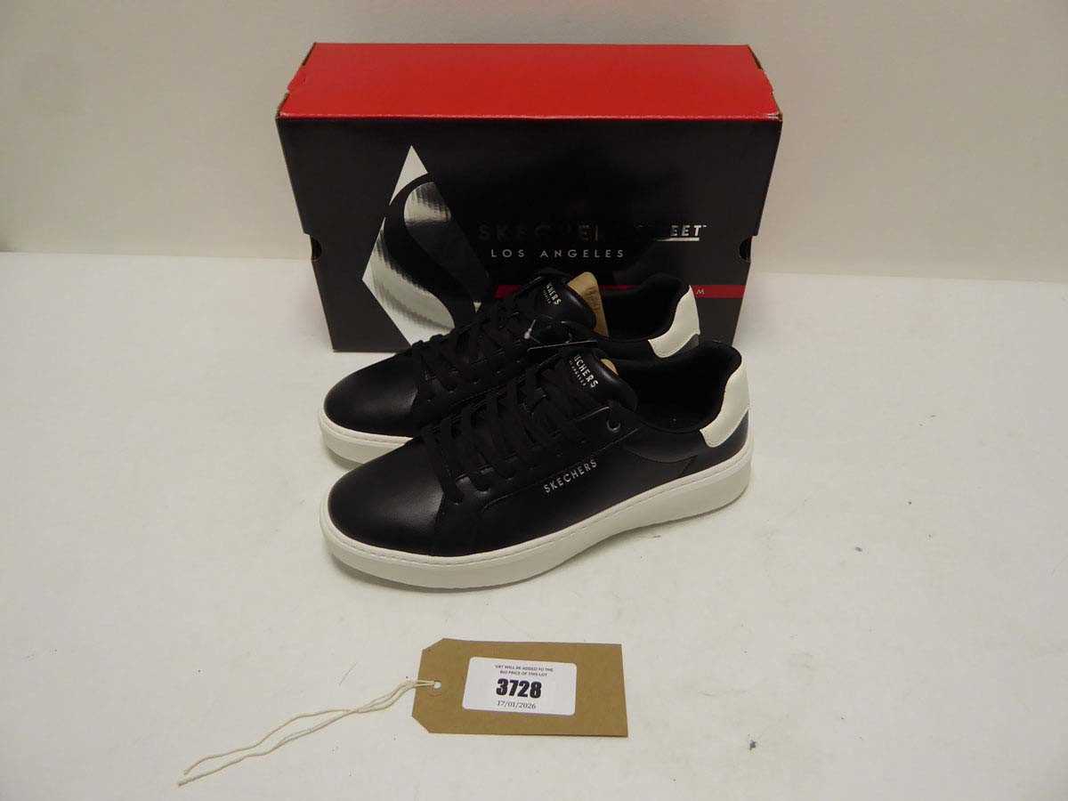 Lot 3728 - Sketchers Street Los Angeles suit trainers in...