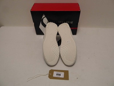 Lot 3728 - Sketchers Street Los Angeles suit trainers in...