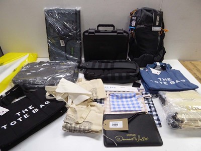 Lot 3600 - Camelbak Fusion 2L reservoir backpack, Car...