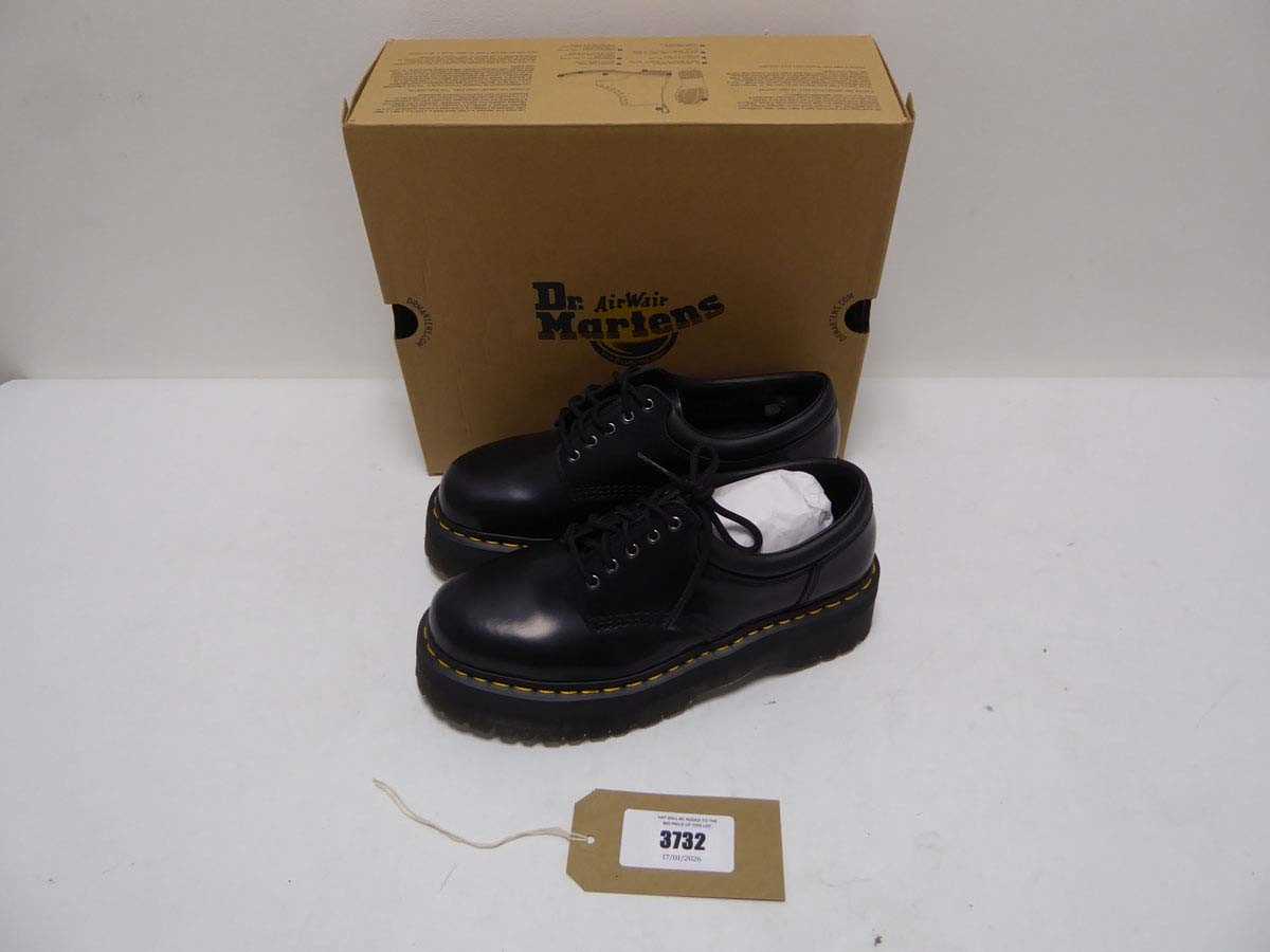 Lot 3732 - Dr Martens 8053 quad shoes in black size UK9 -...