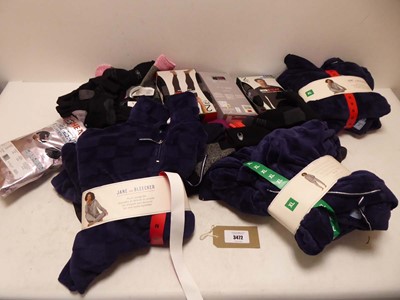 Lot 3472 - Selection of loungewear and accessories