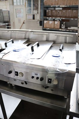 Lot 1123 - 60cm Gas twin tank benchtop fryer with two...