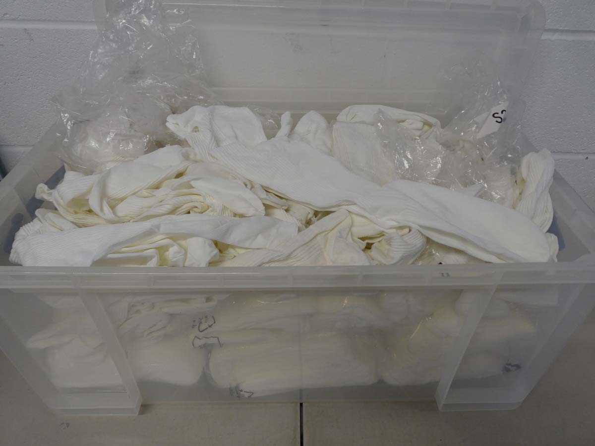 Lot A box containing approx. 140 pairs of VR...