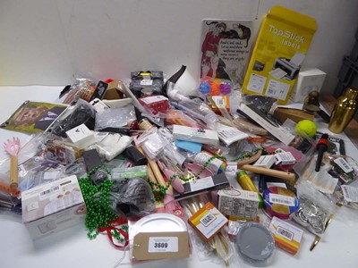 Lot 3609 - 3 large bags of assorted household items