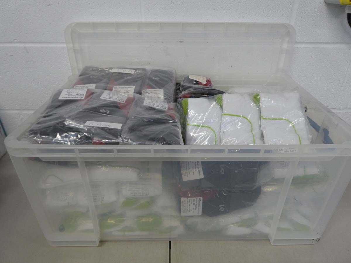 Lot A box containing approx. 100 pairs of VR...