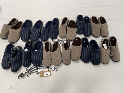 Lot 3804 - 12x Pairs of Thomas Calvi slippers in various...