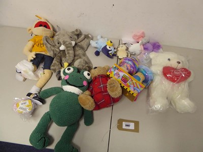 Lot 3967 - An assortment of children cuddly toys