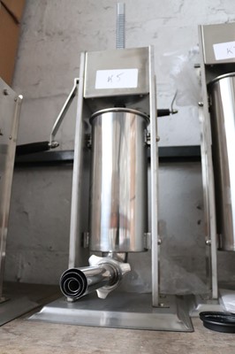 Lot 1314 - Model K5 hand operated vertical sausage...