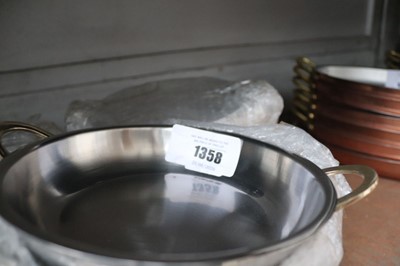 Lot 1358 - Approximately eighteen 19cm diameter two...