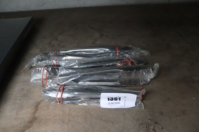 Lot 1361 - 6x Small serving tongs