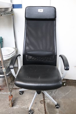 Lot 1397 - Black vinyl office chair