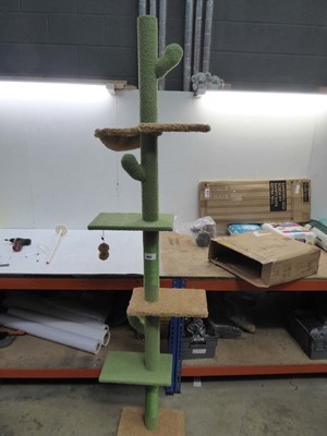 Lot 3663 - XL cat tree and scratch pole