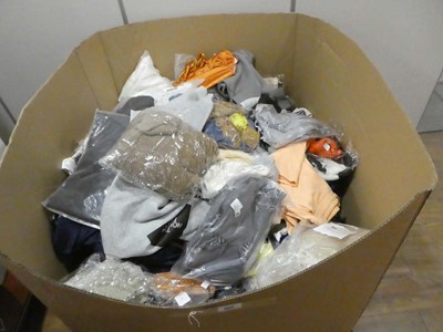 Lot 3839 - Pallet box (not included) containing mixed...