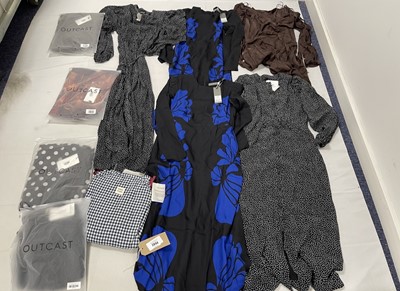 Lot 3844 - Selection of clothing to include Mint Velvet,...