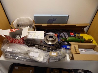 Lot 4601 - Selection of car parts to include brake discs,...