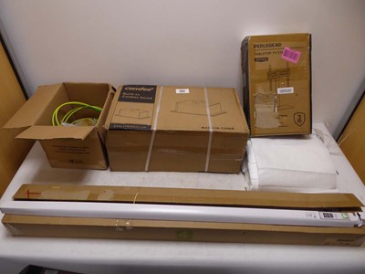 Lot 4604 - Selection of household items to include a...