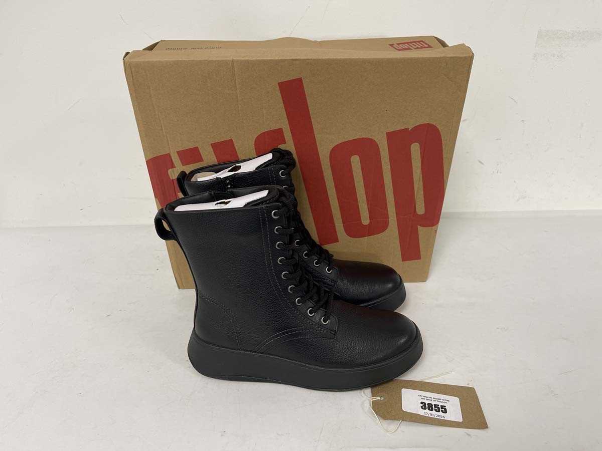 Lot 3855 - Fitflop F-Mode stitch warm tumbled leather...