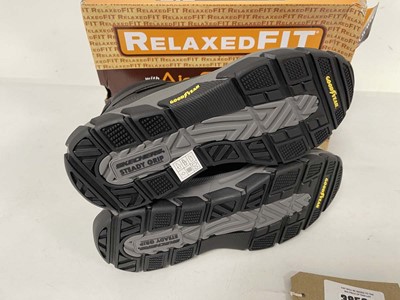 Lot 3858 - Sketchers respected boswell boots in black...