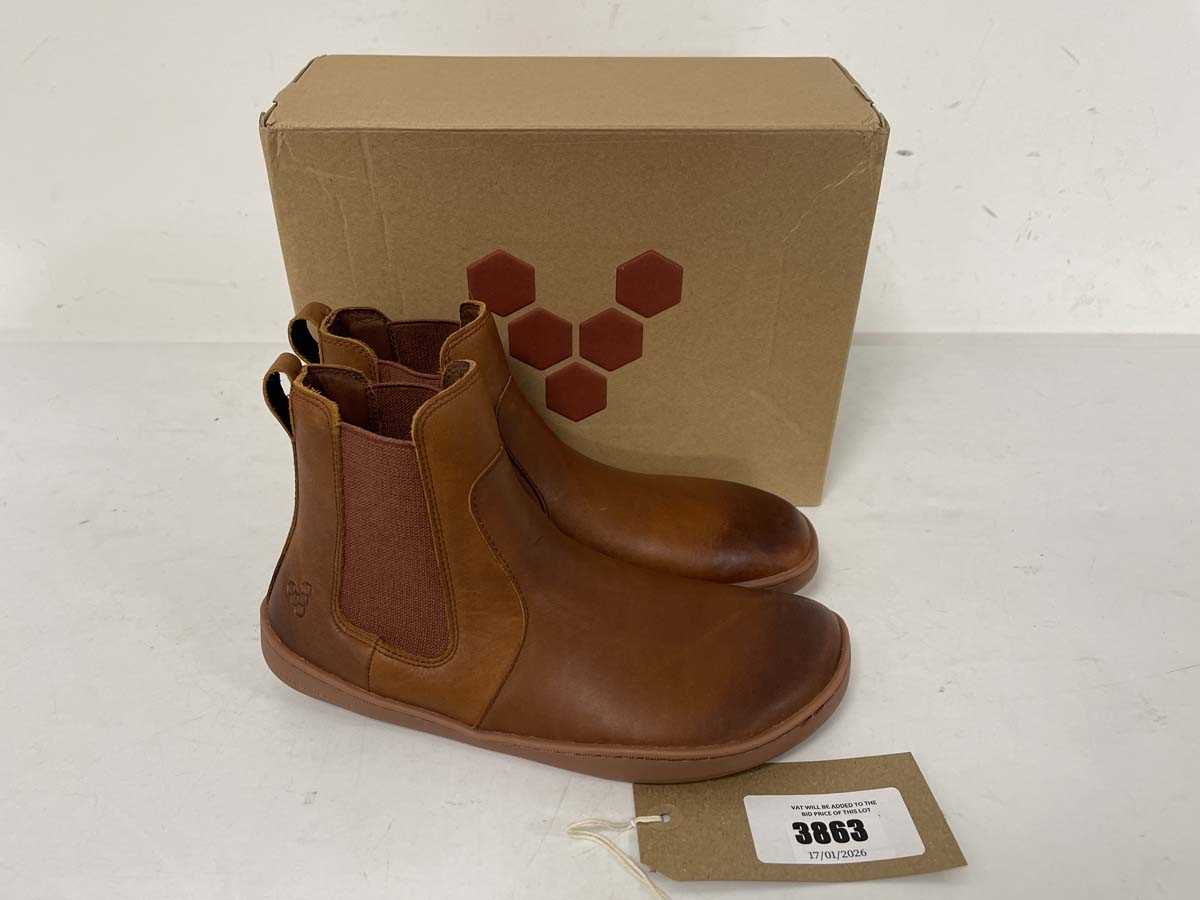 Lot 3863 - Vivo Barefoot sensus chelsea boots in dark tan...